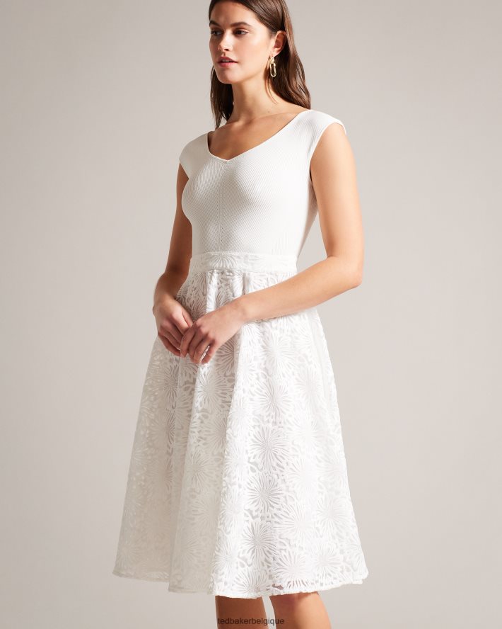 être Ted Baker femmes Annikaa - Robe mi-longue à corsage en maille fleurie blanc FR8J42192 vêtements