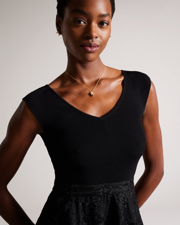 être Ted Baker femmes Annikaa - Robe mi-longue à corsage en maille fleurie noir FR8J42160 vêtements