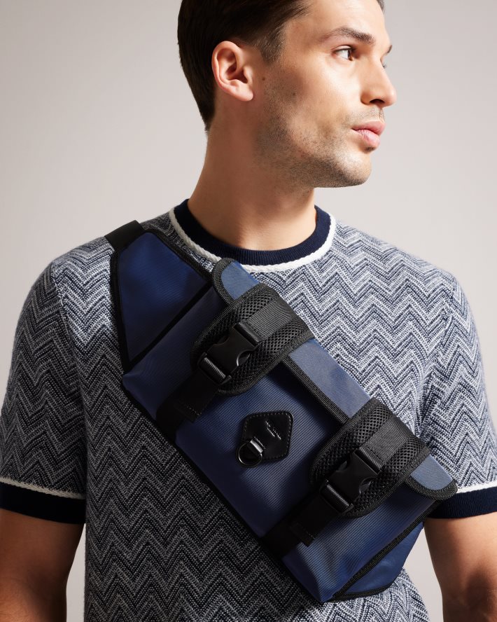 être Ted Baker Hommes sac banane en nylon Shuttle marine FR8J421782 Sacs