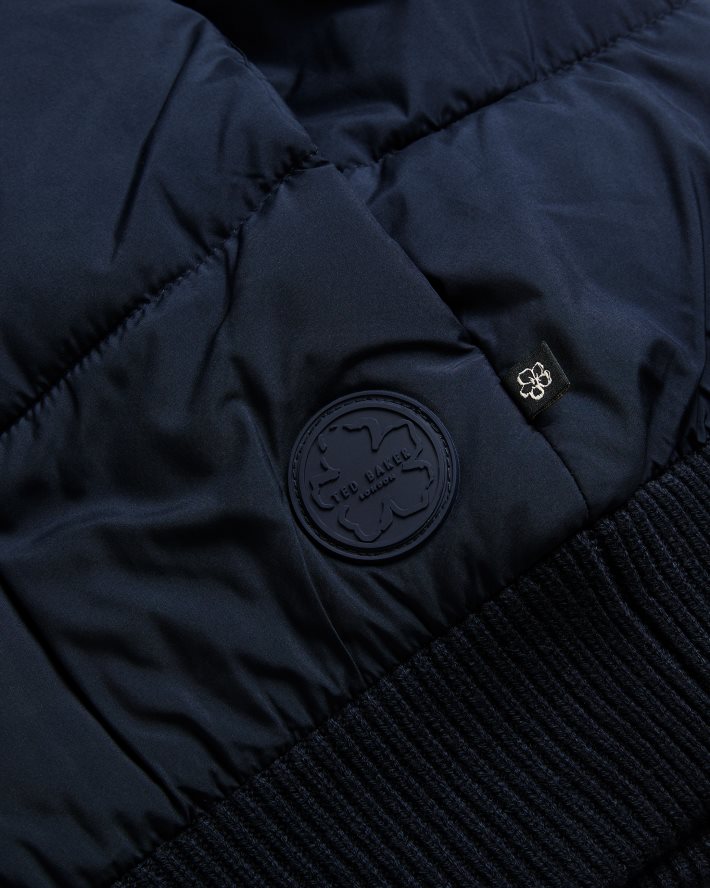 être Ted Baker Hommes veste zippée ouatée à manches longues spores marine FR8J421233 vêtements